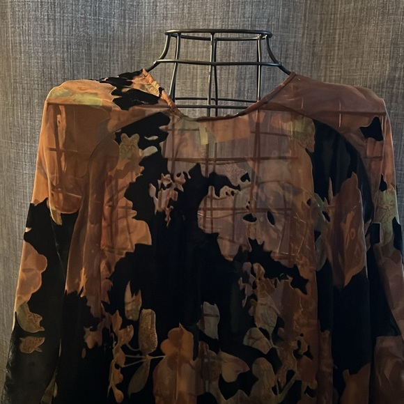 A. Muse Sheer Floral Kimono - Picture 5 of 9